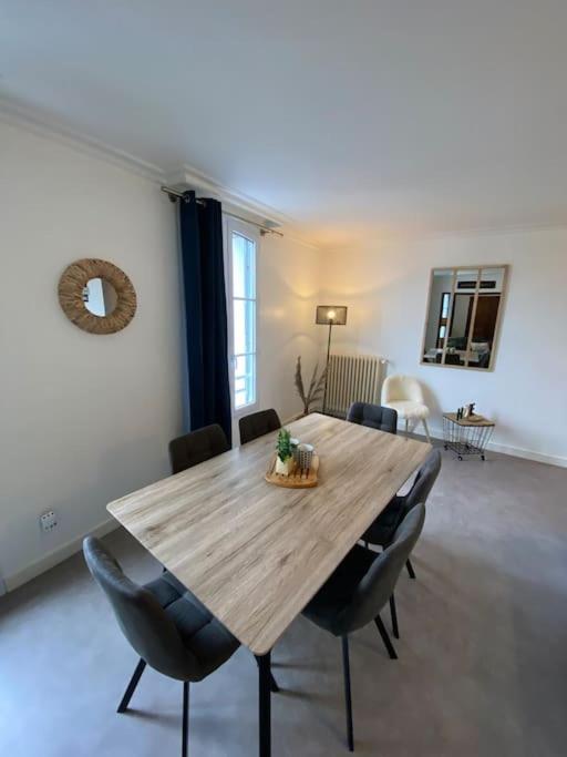 Studio +++ Tres Agreable En Centre Ville Doue-la-Fontaine Bagian luar foto